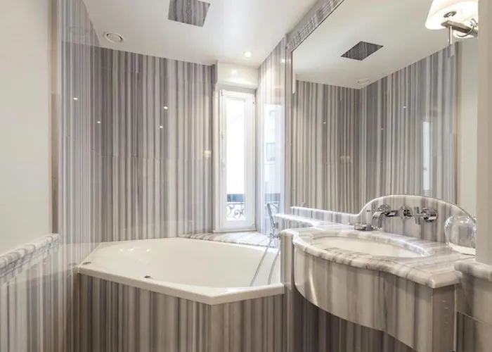 Hotel George Washington Paris