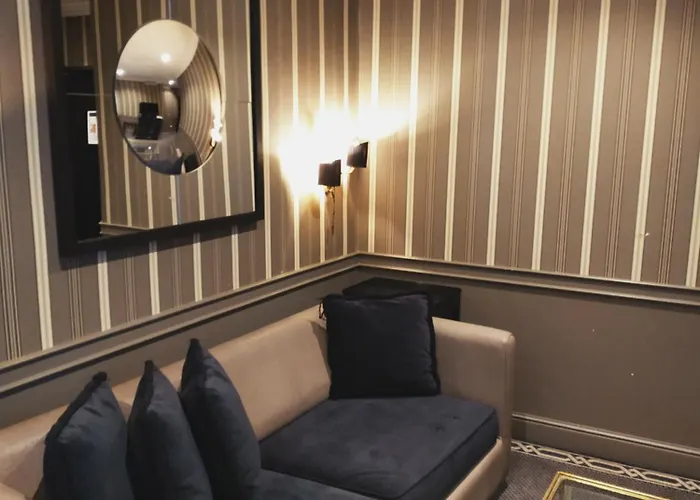 Hotel George Washington Paris